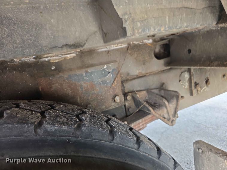 image for item FH6223 2006 International 4400 bucket truck