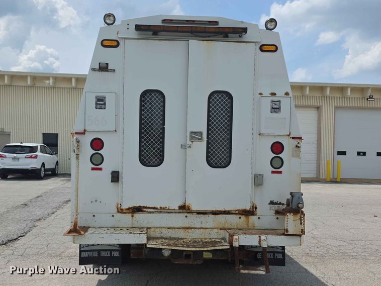 image for item FH6224 2005 GMC C5500 utility / service truck