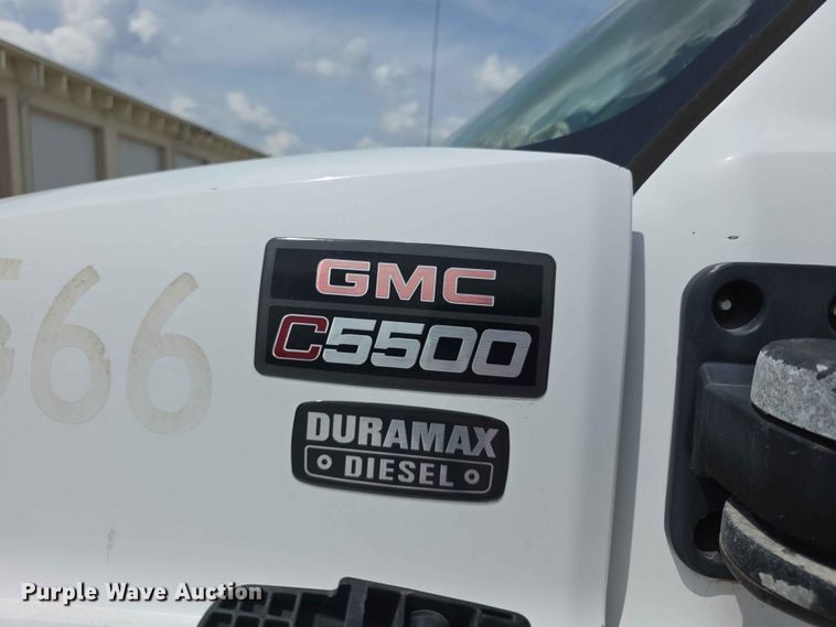 image for item FH6224 2005 GMC C5500 utility / service truck