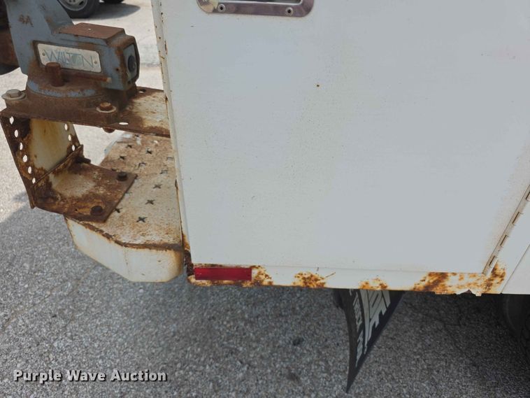 image for item FH6224 2005 GMC C5500 utility / service truck