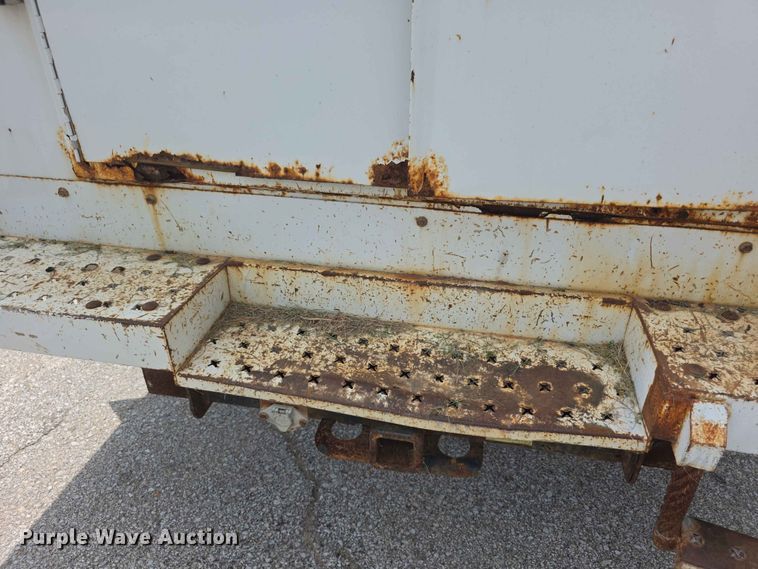 image for item FH6224 2005 GMC C5500 utility / service truck