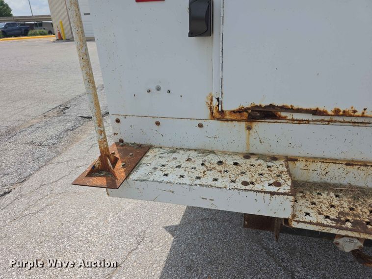 image for item FH6224 2005 GMC C5500 utility / service truck