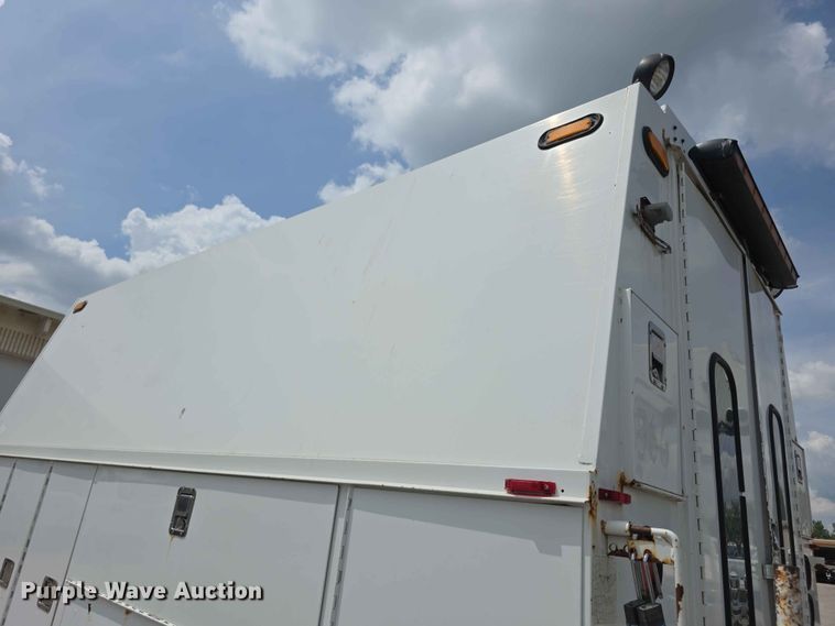 image for item FH6224 2005 GMC C5500 utility / service truck