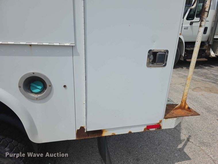 image for item FH6224 2005 GMC C5500 utility / service truck