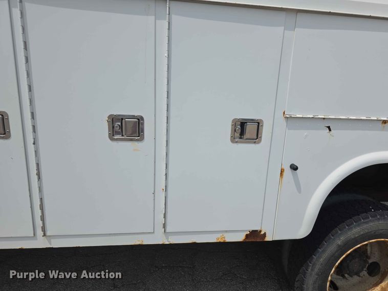 image for item FH6224 2005 GMC C5500 utility / service truck