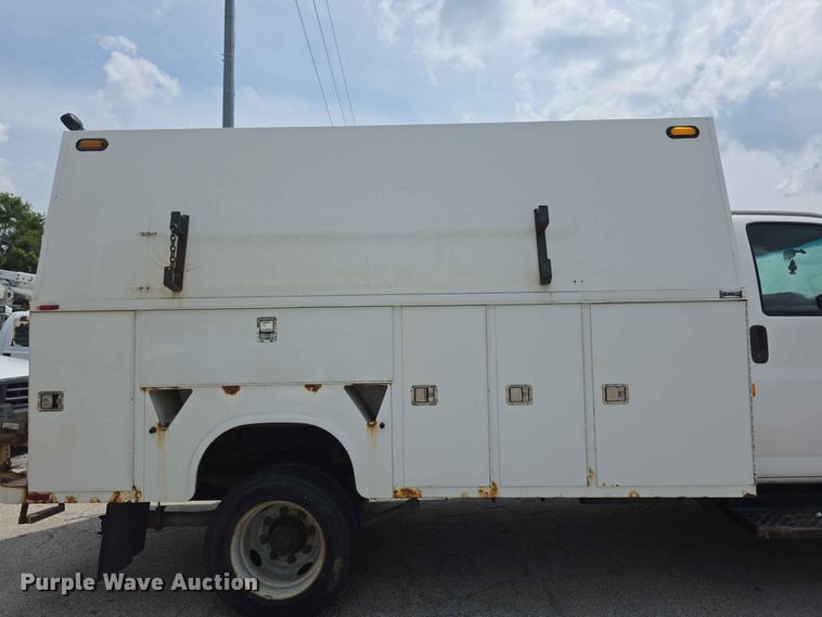 image for item FH6224 2005 GMC C5500 utility / service truck