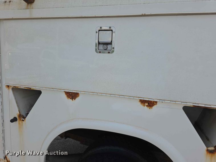 image for item FH6224 2005 GMC C5500 utility / service truck