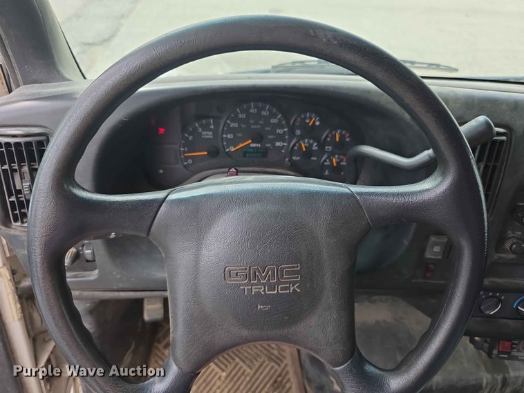 image for item FH6224 2005 GMC C5500 utility / service truck
