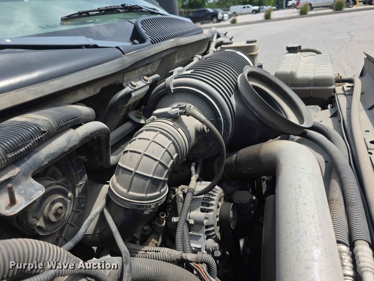 image for item FH6224 2005 GMC C5500 utility / service truck