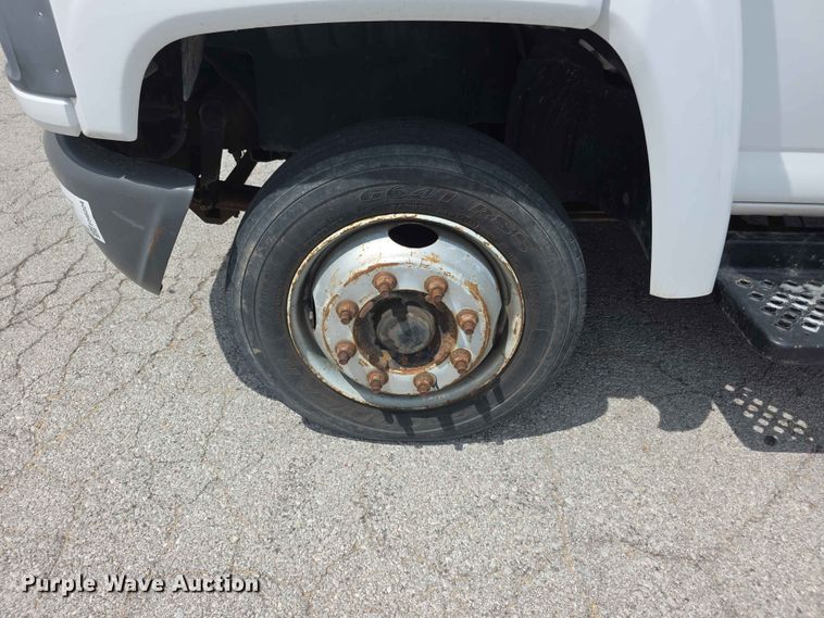 image for item FH6224 2005 GMC C5500 utility / service truck