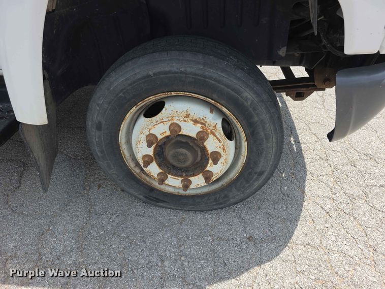 image for item FH6224 2005 GMC C5500 utility / service truck