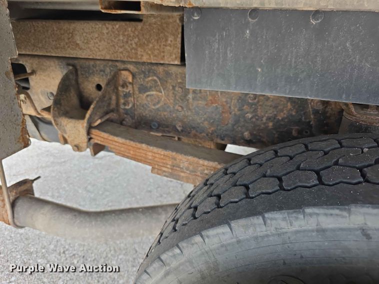 image for item FH6224 2005 GMC C5500 utility / service truck