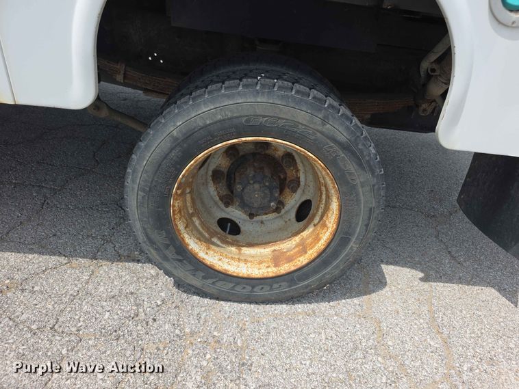 image for item FH6224 2005 GMC C5500 utility / service truck