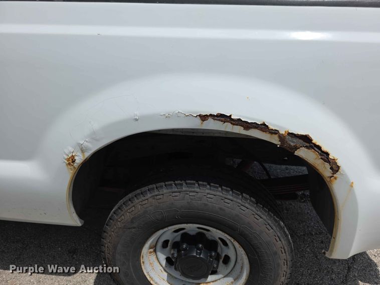 image for item FH6225 2003 Ford F250 Super Duty pickup truck