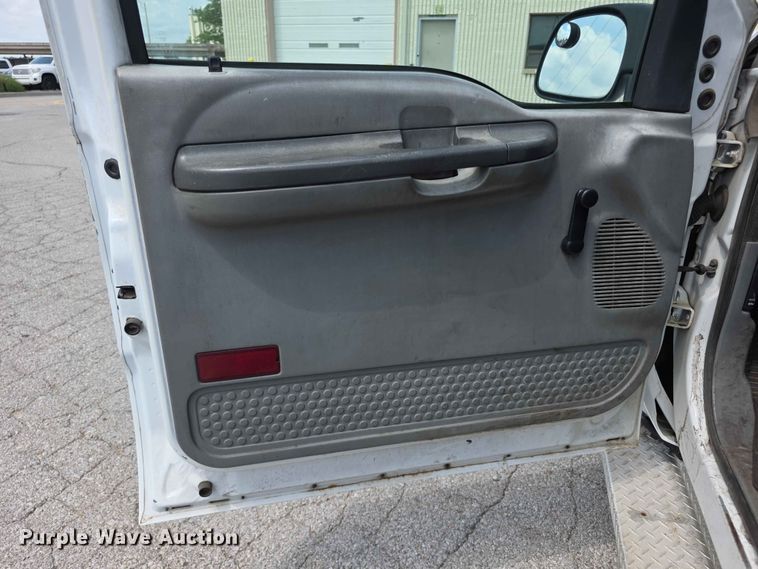 image for item FH6225 2003 Ford F250 Super Duty pickup truck