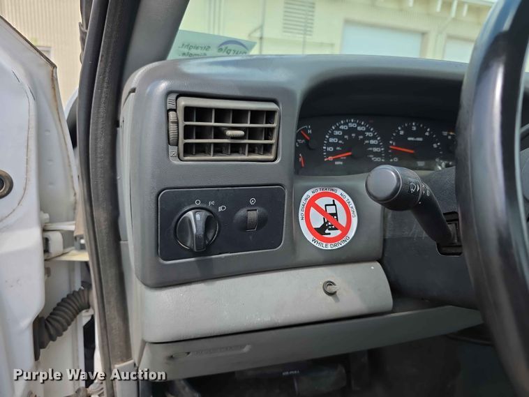 image for item FH6225 2003 Ford F250 Super Duty pickup truck