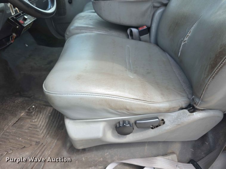 image for item FH6225 2003 Ford F250 Super Duty pickup truck