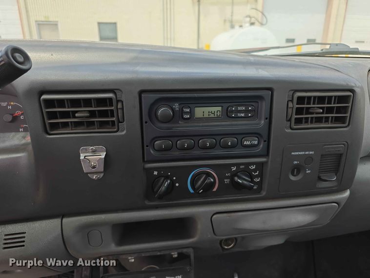 image for item FH6225 2003 Ford F250 Super Duty pickup truck
