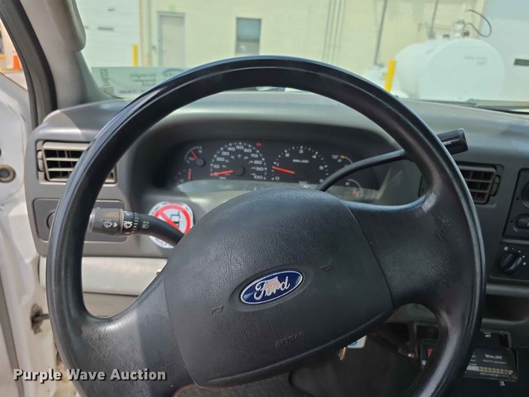 image for item FH6225 2003 Ford F250 Super Duty pickup truck