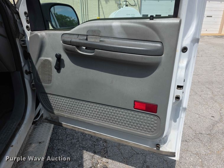 image for item FH6225 2003 Ford F250 Super Duty pickup truck