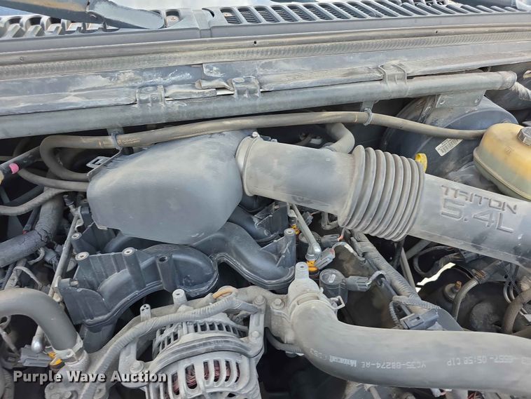 image for item FH6225 2003 Ford F250 Super Duty pickup truck