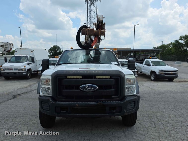 image for item FH6226 2011 Ford F550 Super Duty bucket truck