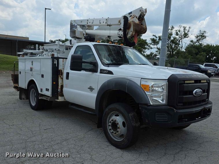 image for item FH6226 2011 Ford F550 Super Duty bucket truck