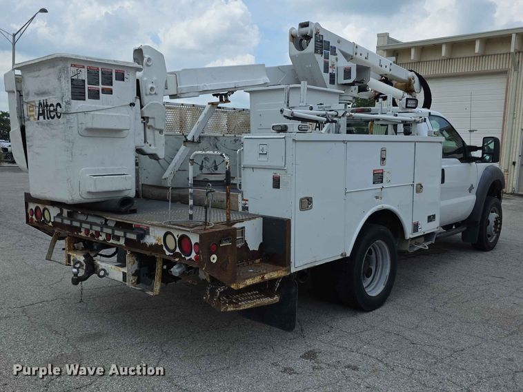 image for item FH6226 2011 Ford F550 Super Duty bucket truck