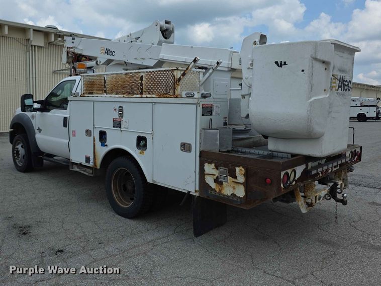 image for item FH6226 2011 Ford F550 Super Duty bucket truck