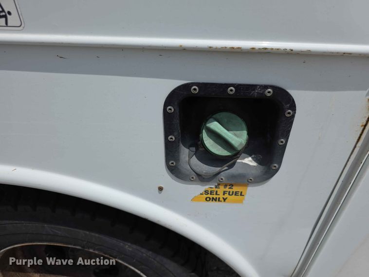 image for item FH6226 2011 Ford F550 Super Duty bucket truck
