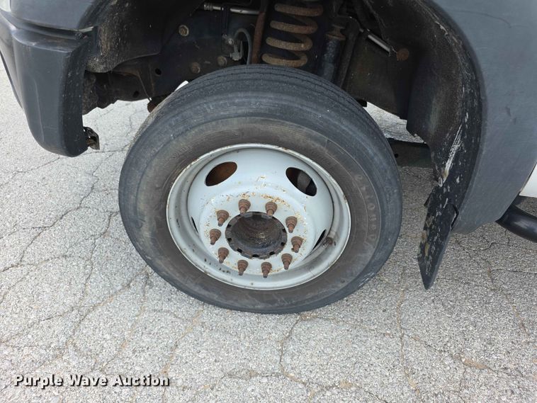 image for item FH6226 2011 Ford F550 Super Duty bucket truck
