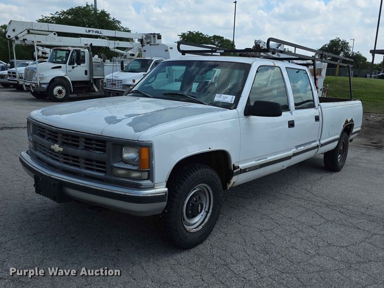 1998 Chevrolet Cheyenne 3500 Crew Cab pickup truck