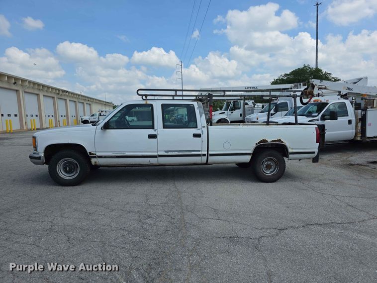 image for item FH6227 1998 Chevrolet Cheyenne 3500 Crew Cab pickup truck