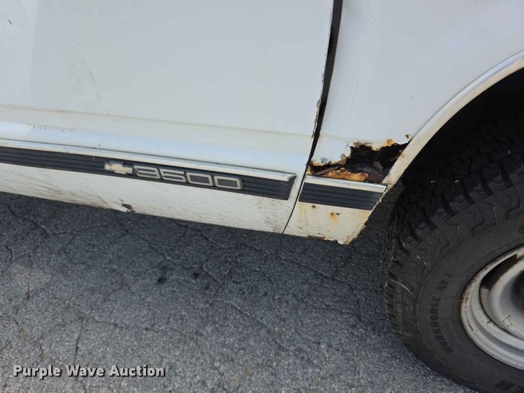 image for item FH6227 1998 Chevrolet Cheyenne 3500 Crew Cab pickup truck