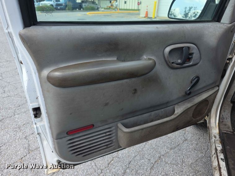 image for item FH6227 1998 Chevrolet Cheyenne 3500 Crew Cab pickup truck
