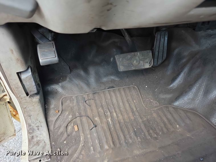 image for item FH6227 1998 Chevrolet Cheyenne 3500 Crew Cab pickup truck