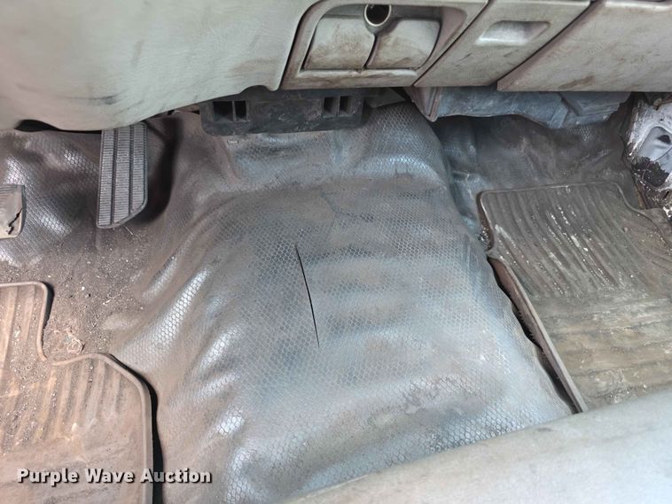 image for item FH6227 1998 Chevrolet Cheyenne 3500 Crew Cab pickup truck