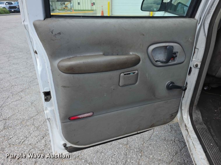image for item FH6227 1998 Chevrolet Cheyenne 3500 Crew Cab pickup truck