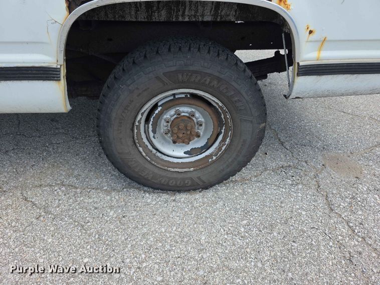 image for item FH6227 1998 Chevrolet Cheyenne 3500 Crew Cab pickup truck
