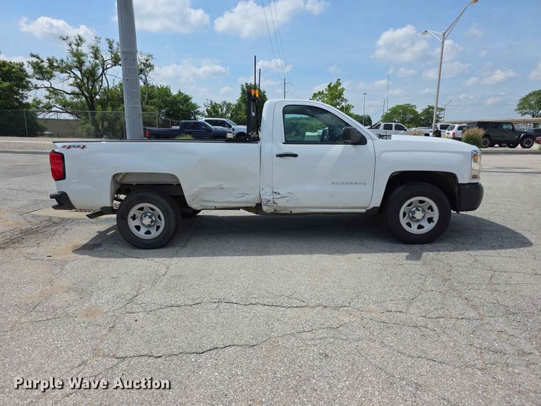 image for item FH6228 2017 Chevrolet Silverado 1500 pickup truck