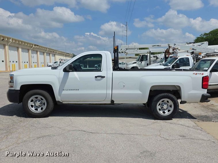 image for item FH6228 2017 Chevrolet Silverado 1500 pickup truck