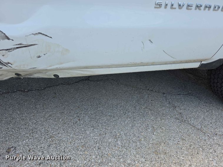 image for item FH6228 2017 Chevrolet Silverado 1500 pickup truck