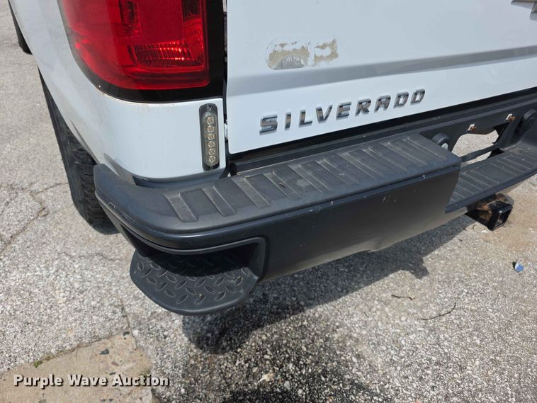 image for item FH6228 2017 Chevrolet Silverado 1500 pickup truck