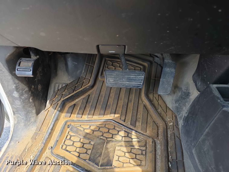 image for item FH6228 2017 Chevrolet Silverado 1500 pickup truck