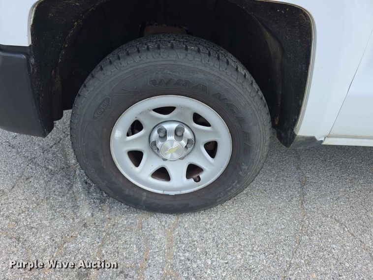 image for item FH6228 2017 Chevrolet Silverado 1500 pickup truck
