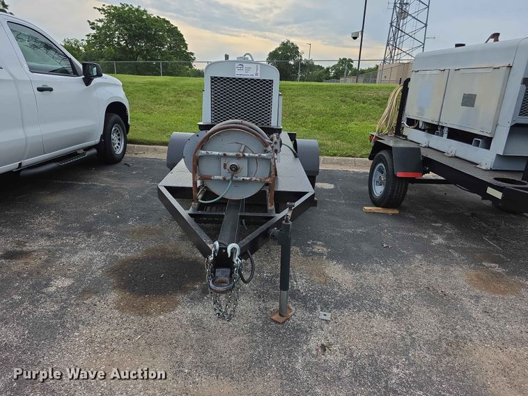 image for item FH6229 1989 Lincoln Shield Arc SAE 400 Trailer mounted Welder welder