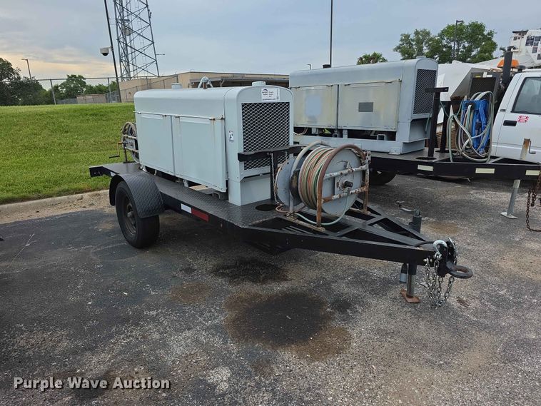 image for item FH6229 1989 Lincoln Shield Arc SAE 400 Trailer mounted Welder welder