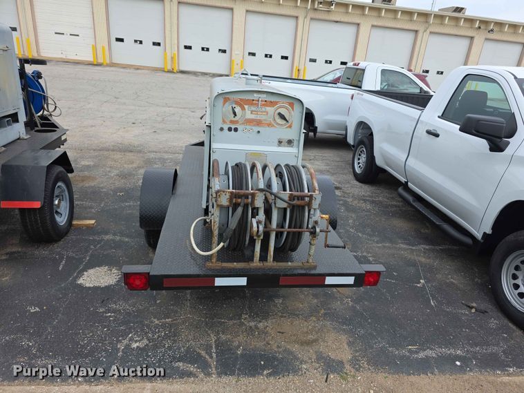 image for item FH6229 1989 Lincoln Shield Arc SAE 400 Trailer mounted Welder welder