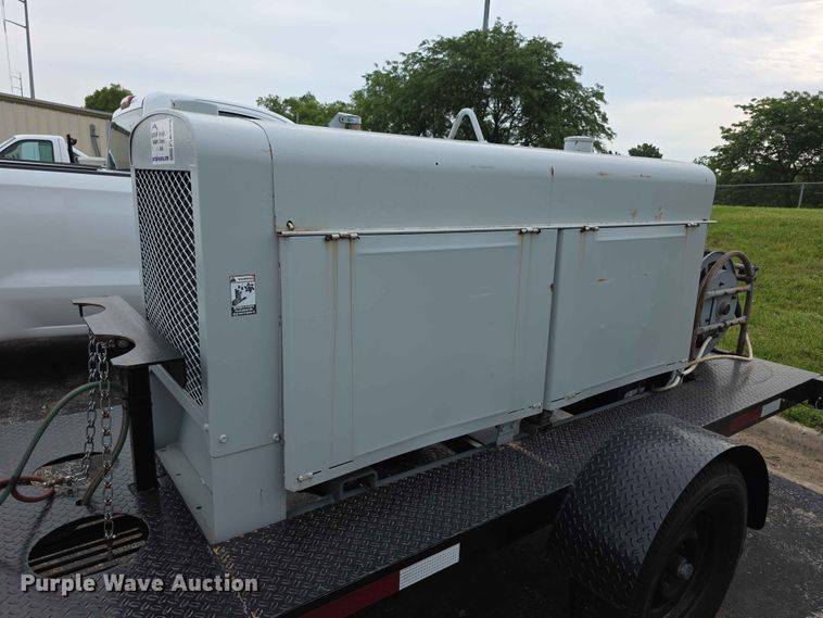 image for item FH6229 1989 Lincoln Shield Arc SAE 400 Trailer mounted Welder welder