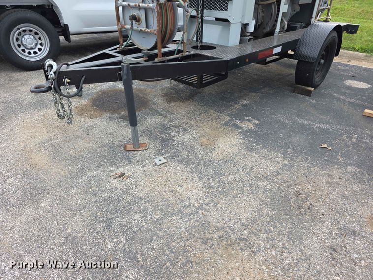 image for item FH6229 1989 Lincoln Shield Arc SAE 400 Trailer mounted Welder welder